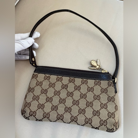 Gucci Canvas Bumble Bee Charm Pochette Shoulder Bag - Picture 6 of 11